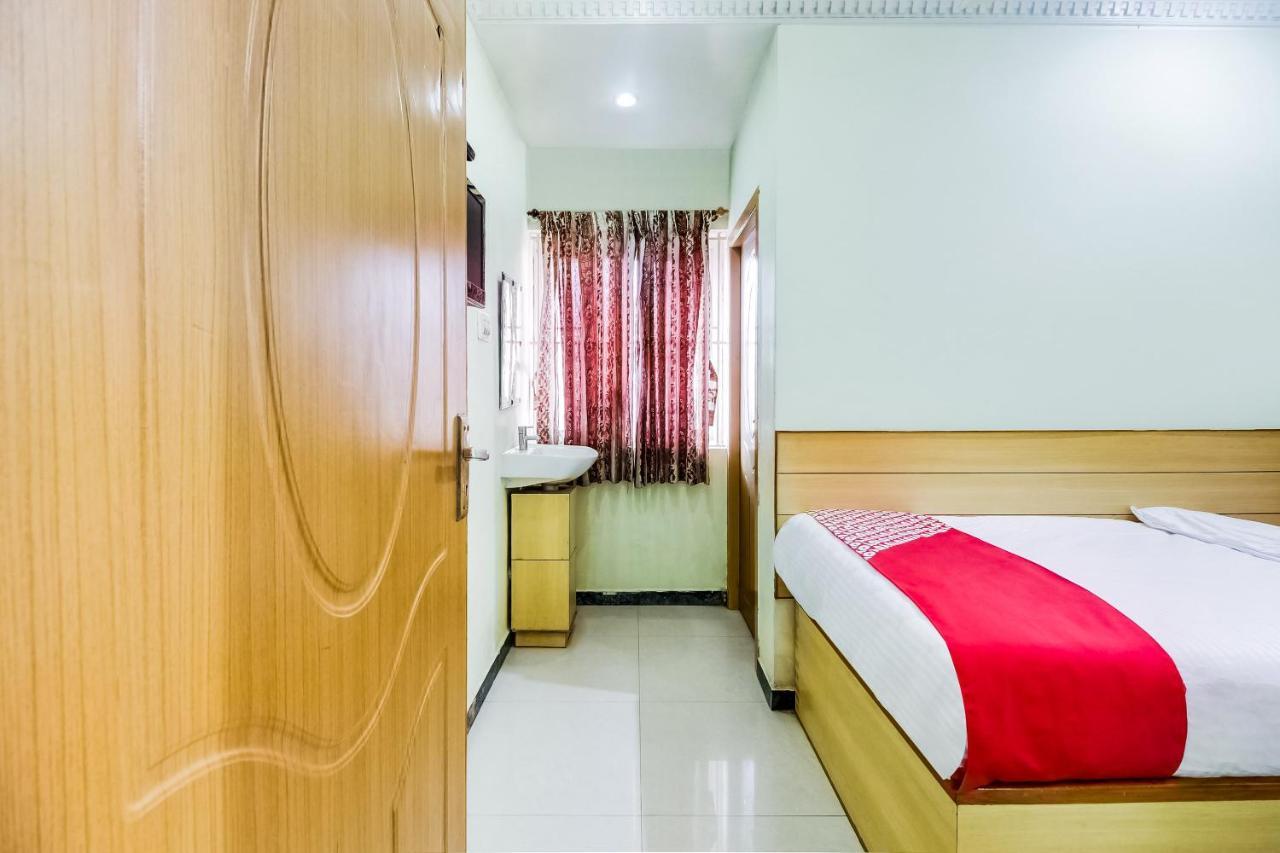 Oyo 70841 Hotel Anjali Residency Velur Eksteriør bilde